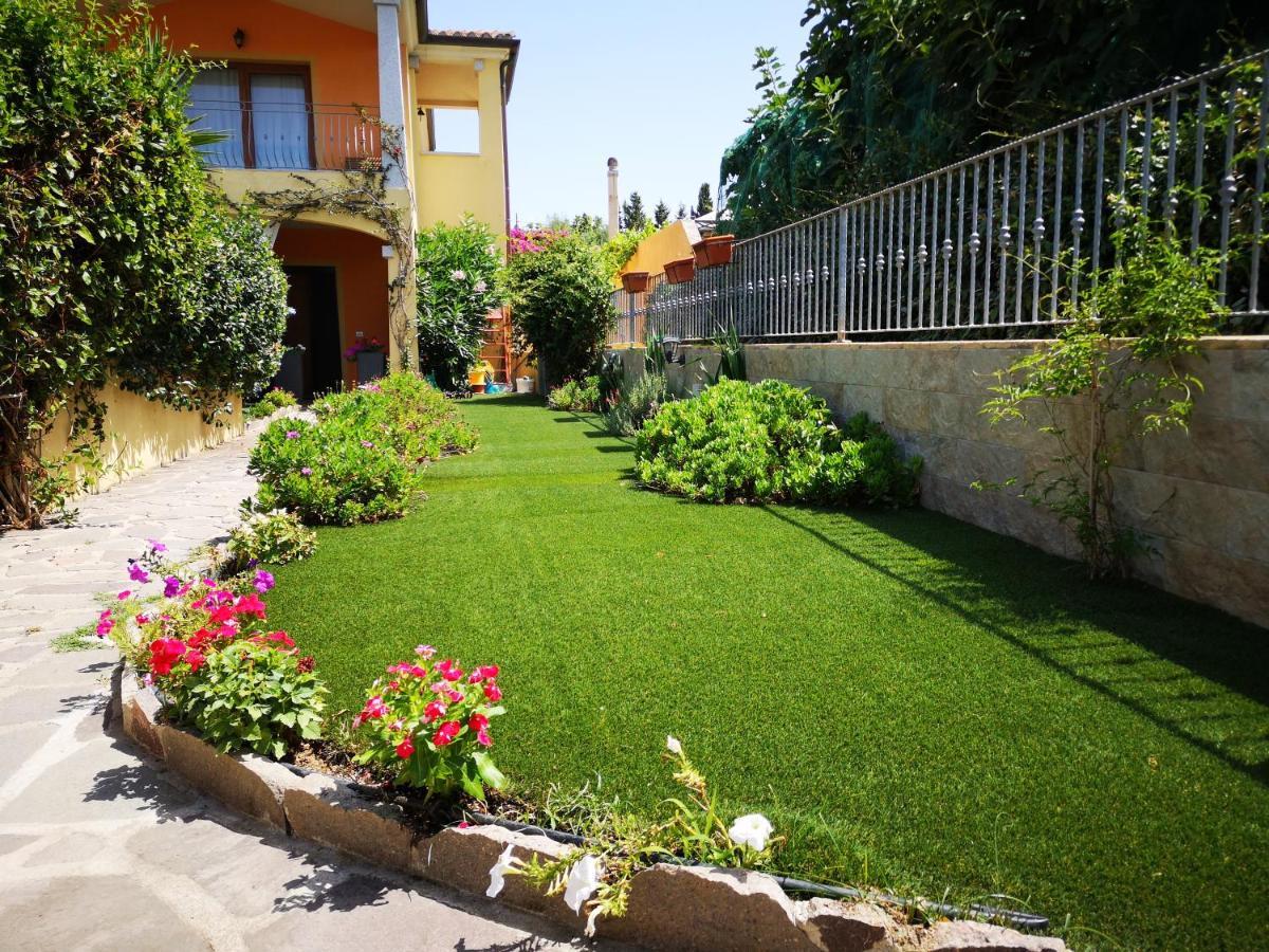 Casa con Giardino Villa Olbia Exterior foto