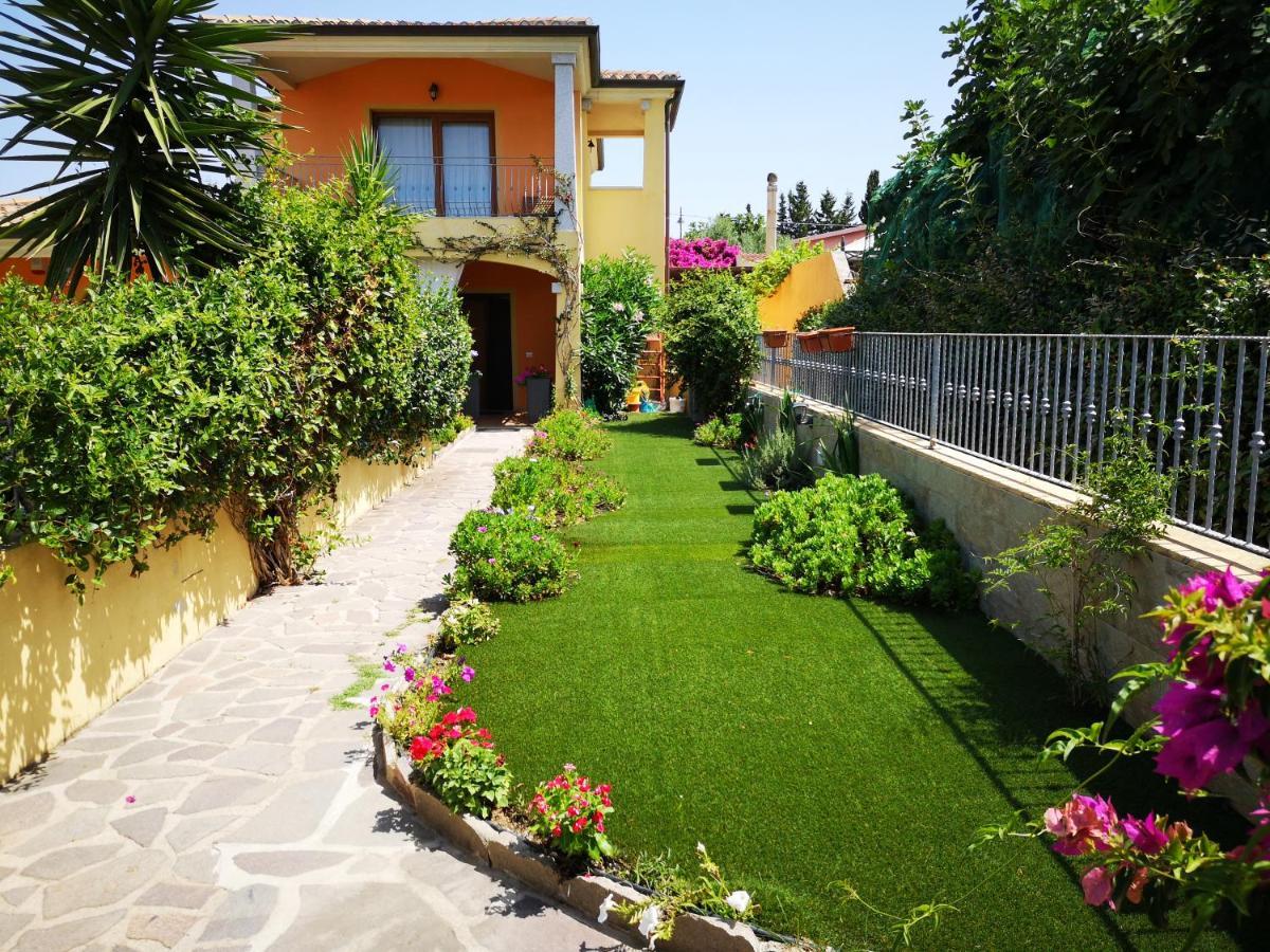 Casa con Giardino Villa Olbia Exterior foto